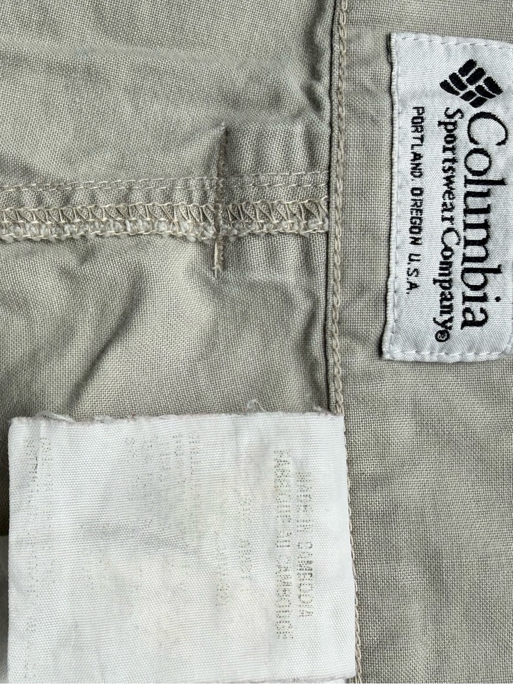 Men’s Columbia Light Beige Casual Shorts - Picture 3 of 16